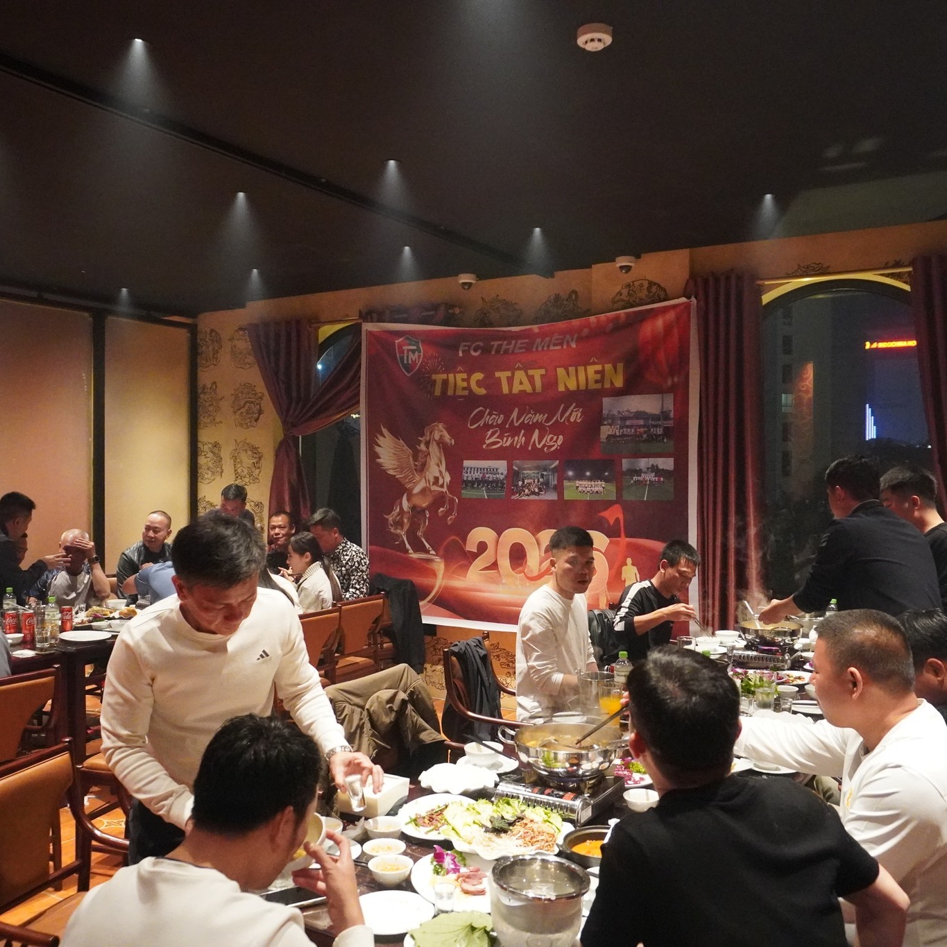 Hội Họp – Gặp Mặt